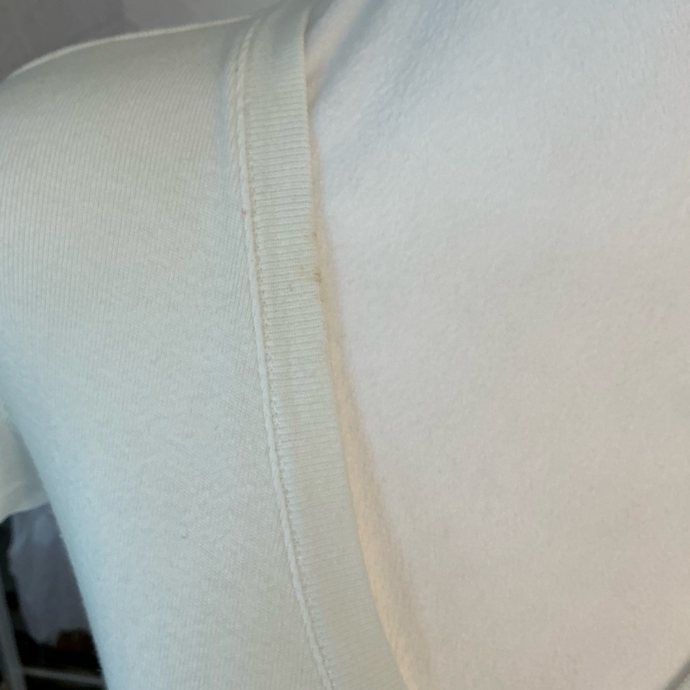Ralph Lauren Cream V-Neck Tee with Blue Logo - Picture 5 of 8